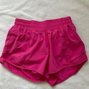Lululemon Hotty Hot shorts 2.5” Lined